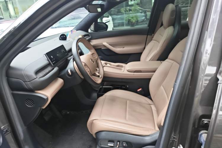 Used Nio ES6 2023 75 kWh Left Front Seat