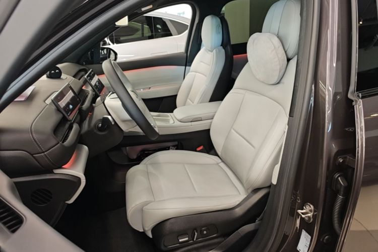 Used Nio ES6 2023 75 kWh Left Front Seat