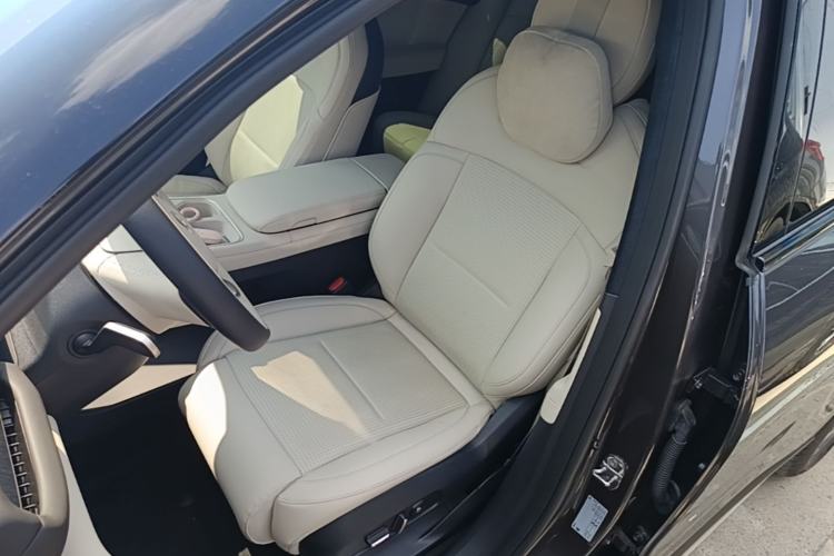 Used Nio ES6 2023 75 kWh Left Front Seat