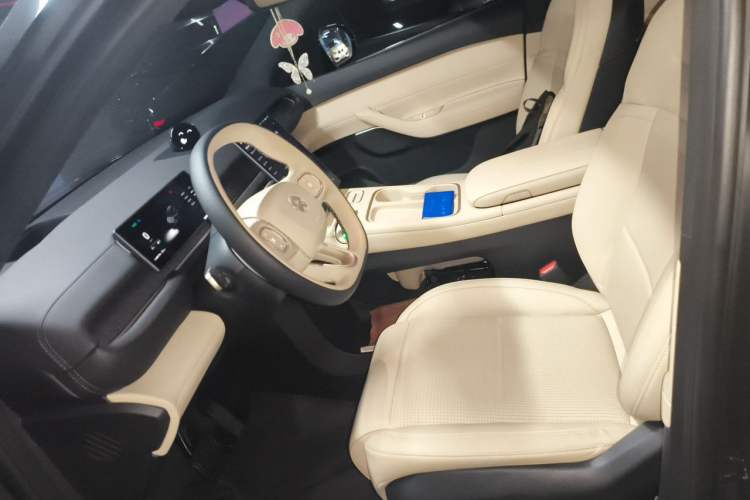 Used Nio ES6 2023 75 kWh Left Front Seat