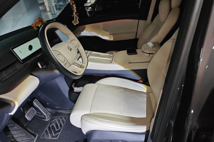 Used Nio ES6 2023 75 kWh Left Front Seat