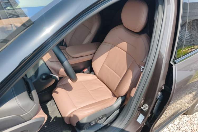 Used Nio ES6 2023 75 kWh Left Front Seat