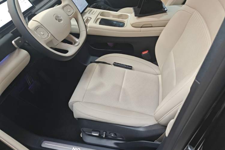 Used Nio ES6 2023 75 kWh Left Front Seat