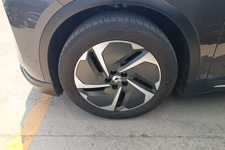 Used Nio ES6 2023 75 kWh Left Front Wheel Hub