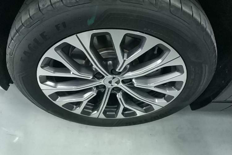 Used Nio ES6 2023 75 kWh Left Front Wheel Hub