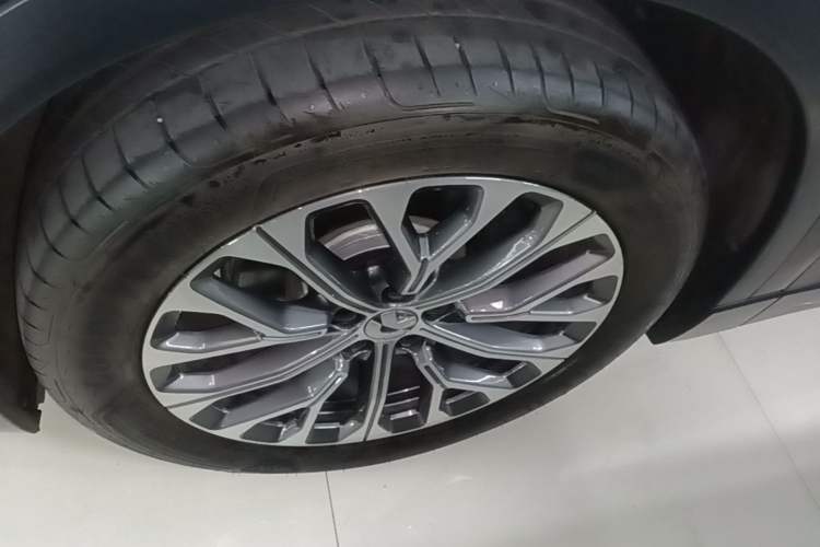 Used Nio ES6 2023 75 kWh Left Front Wheel Hub