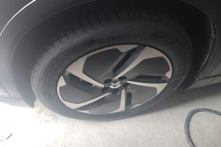 Used Nio ES6 2023 75 kWh Left Front Wheel Hub