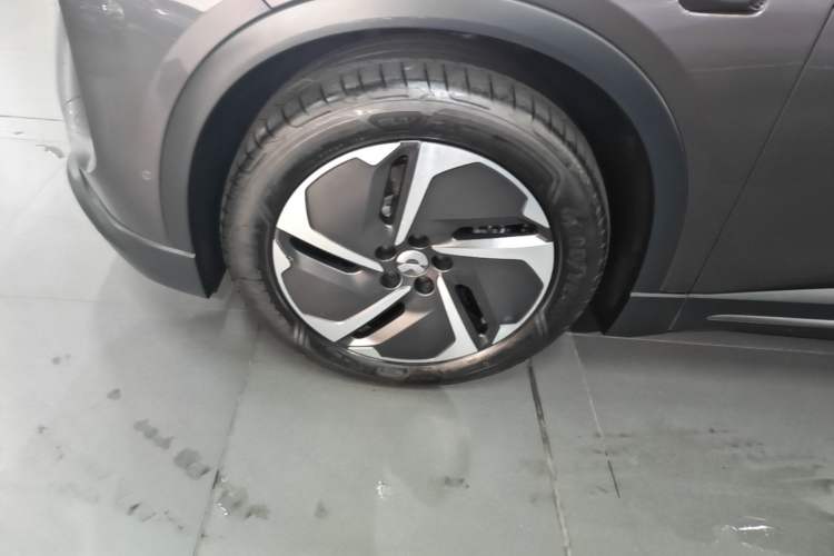 Used Nio ES6 2023 75 kWh Left Front Wheel Hub