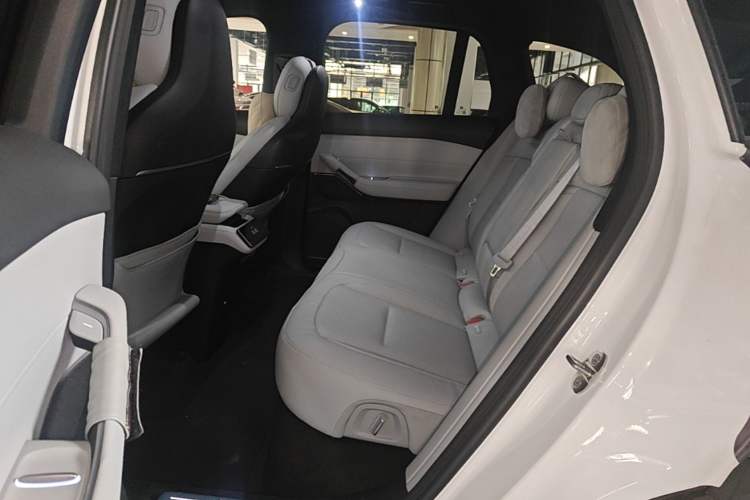 Used Nio ES6 2023 75 kWh Left Rear Seat