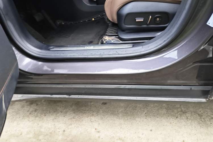 Used Nio ES6 2023 75 kWh Left Side Sill