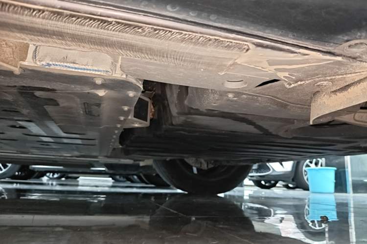 Used Nio ES6 2023 75 kWh Left Side Sill