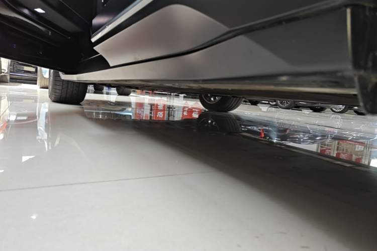 Used Nio ES6 2023 75 kWh Left Side Sill