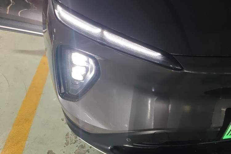 Used Nio ES6 2023 75 kWh Right Front Headlight
