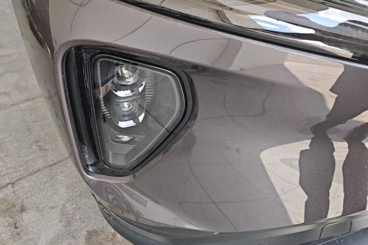 Used Nio ES6 2023 75 kWh Right Front Headlight