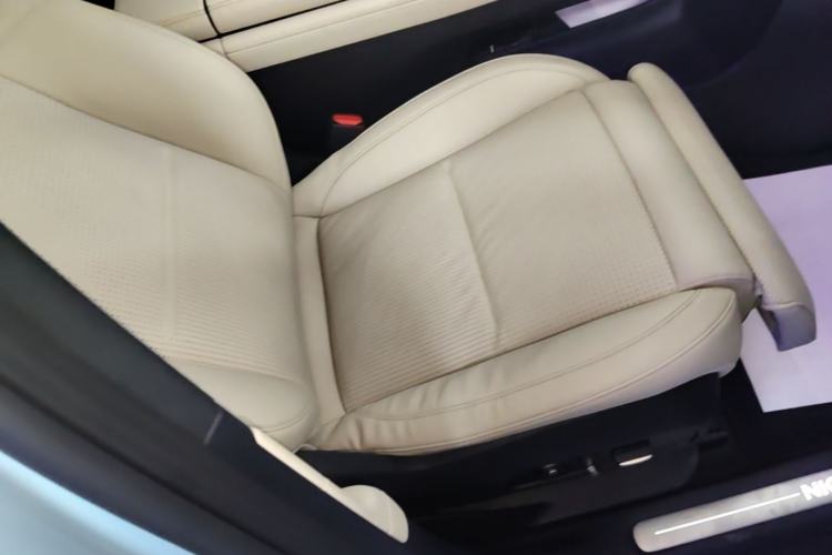 Used Nio ES6 2023 75 kWh Right Front Seat