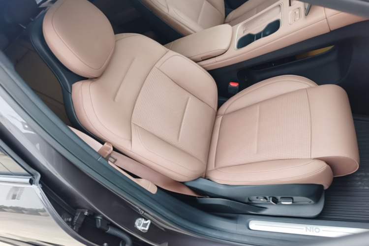 Used Nio ES6 2023 75 kWh Right Front Seat