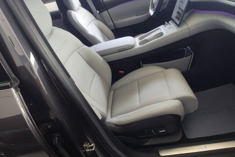 Used Nio ES6 2023 75 kWh Right Front Seat