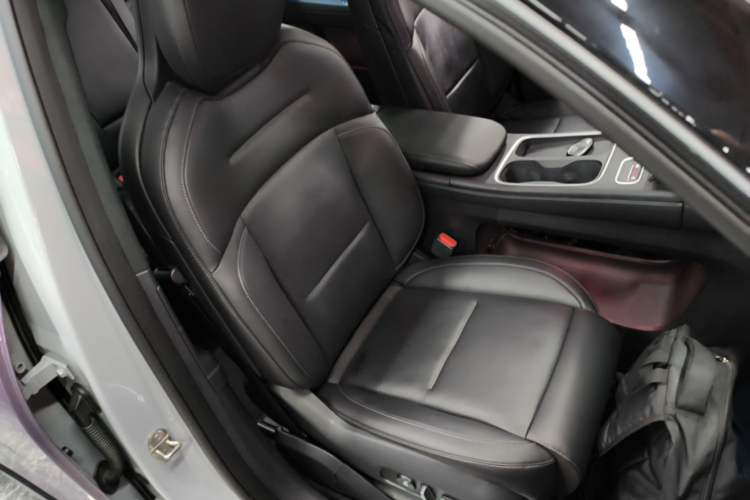 Used Nio ES6 2023 75 kWh Right Front Seat