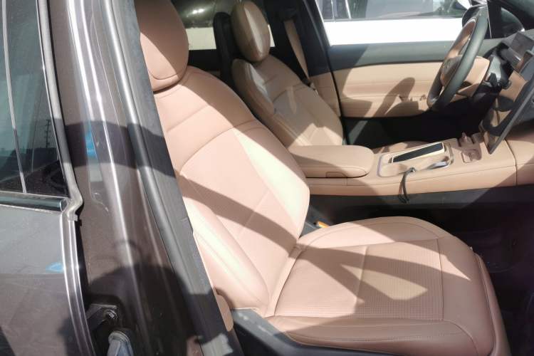 Used Nio ES6 2023 75 kWh Right Front Seat