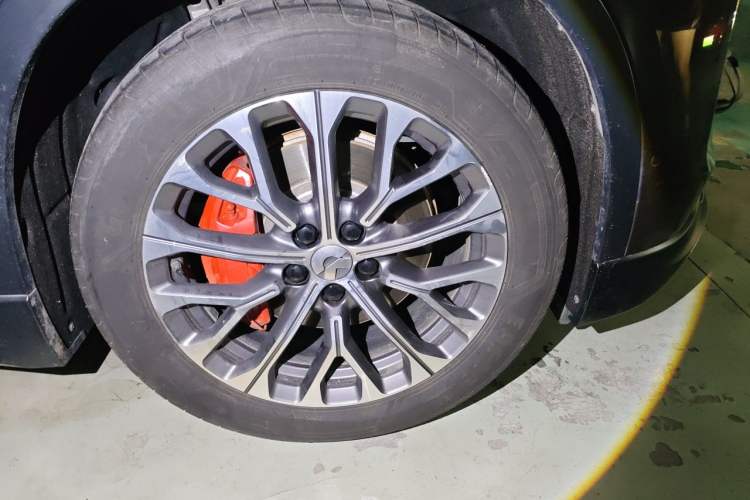 Used Nio ES6 2023 75 kWh Right Front Wheel Hub