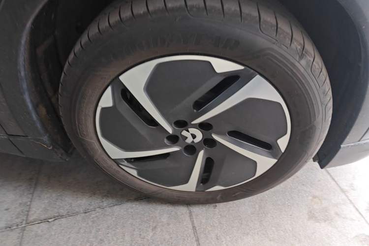 Used Nio ES6 2023 75 kWh Right Front Wheel Hub