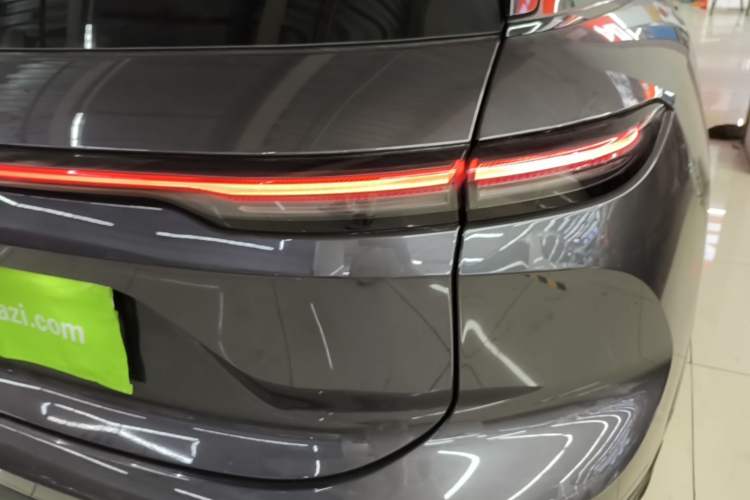 Used Nio ES6 2023 75 kWh Right Rear Taillight