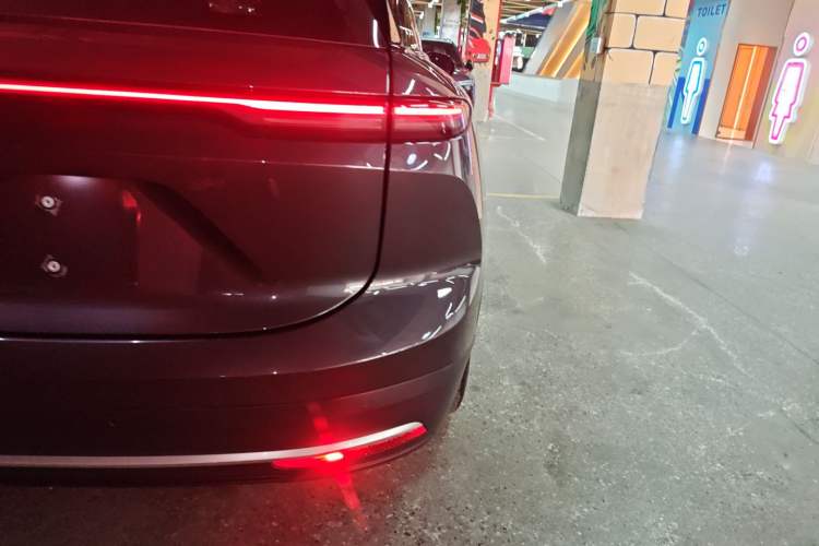 Used Nio ES6 2023 75 kWh Right Rear Taillight