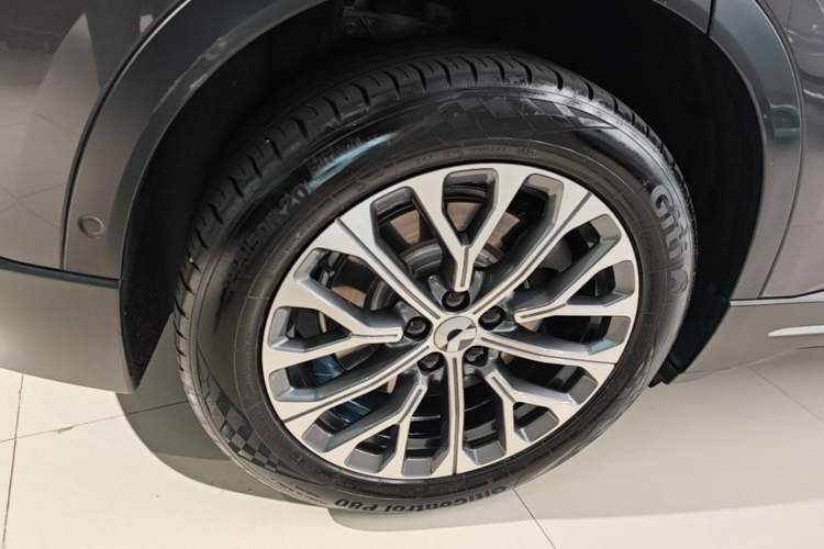Used Nio ES6 2023 75 kWh Right Rear Wheel Hub