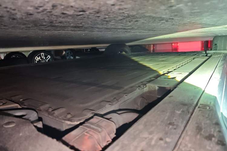 Used Nio ES6 2023 75 kWh Right Side Sill
