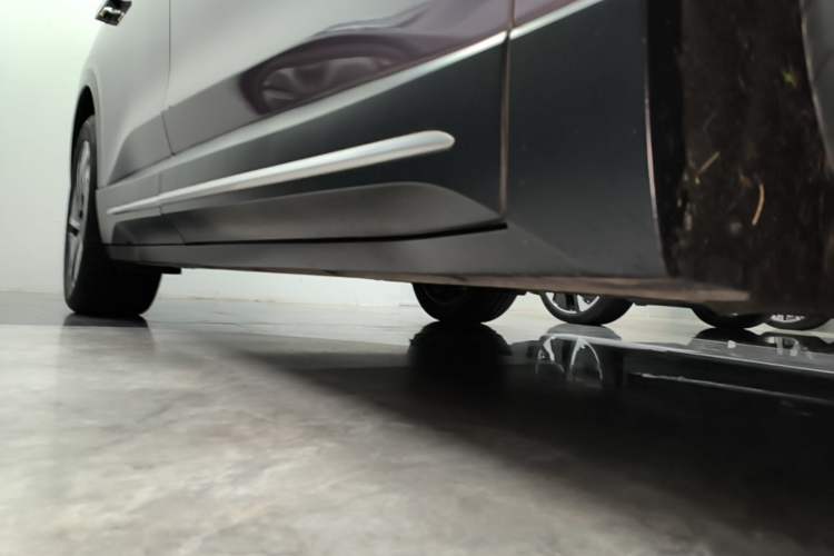 Used Nio ES6 2023 75 kWh Right Side Sill