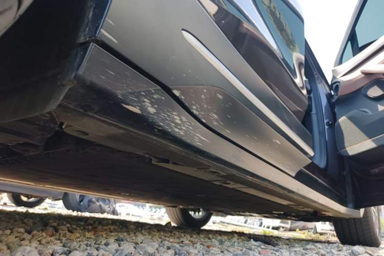 Used Nio ES6 2023 75 kWh Right Side Sill