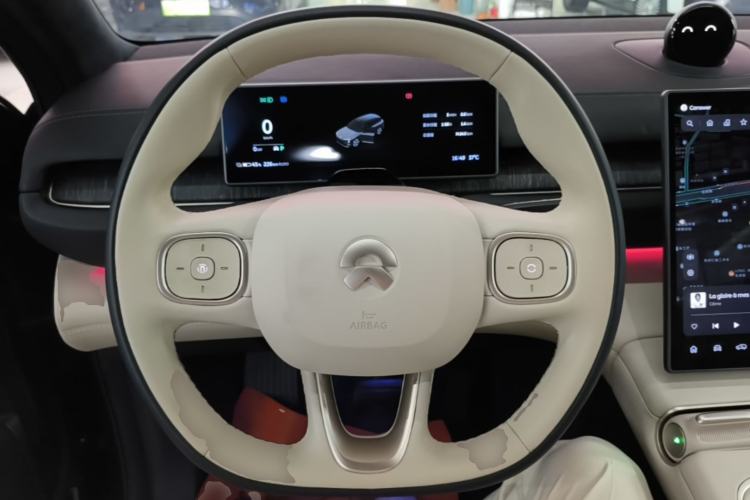 Used Nio ES6 2023 75 kWh Steering Wheel