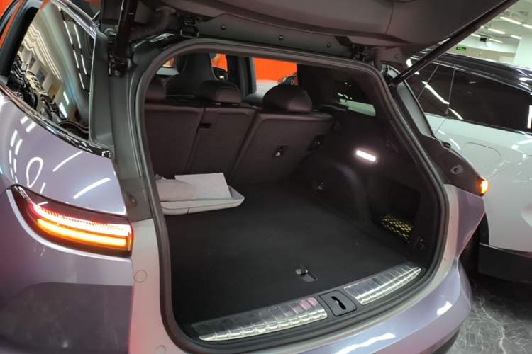 Used Nio ES6 2023 75 kWh Trunk