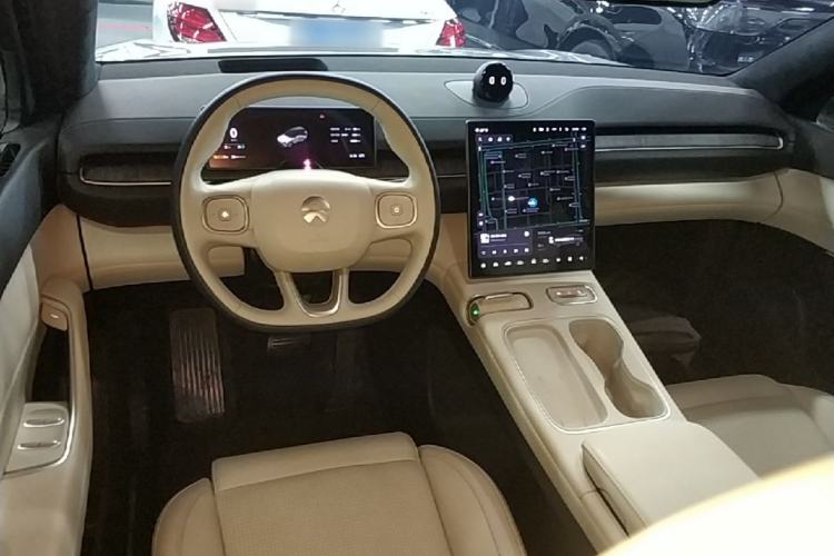 Used Nio ES6 2023 75 kWh Center Console