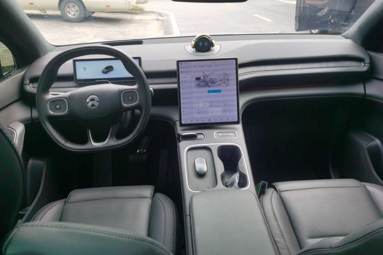 Used Nio ES6 2023 75 kWh Center Console