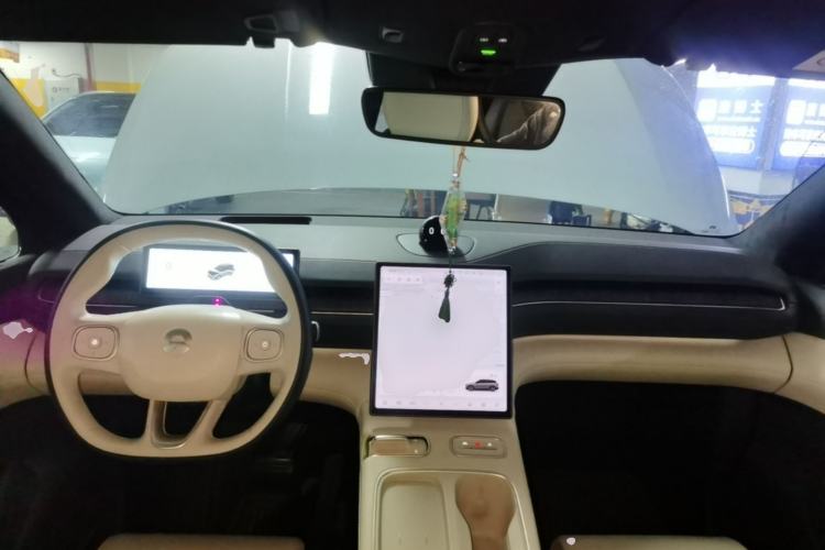 Used Nio ES6 2023 75 kWh Center Console
