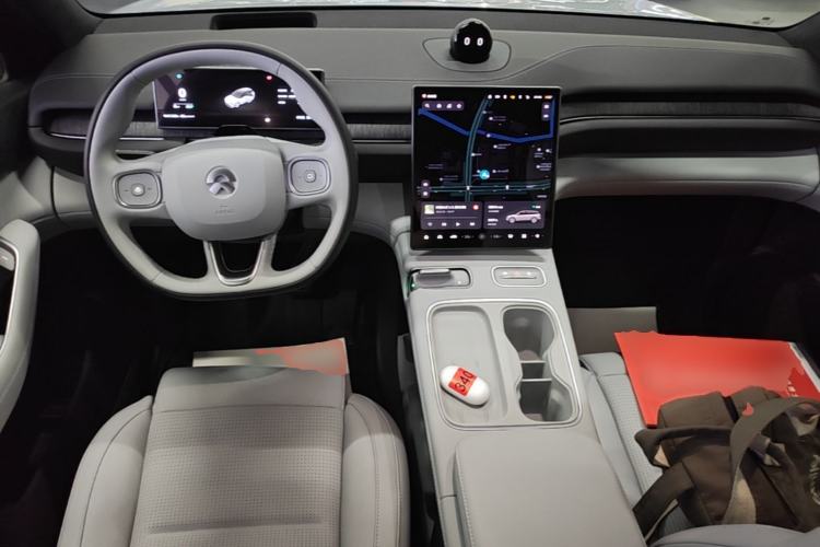 Used Nio ES6 2023 75 kWh Center Console