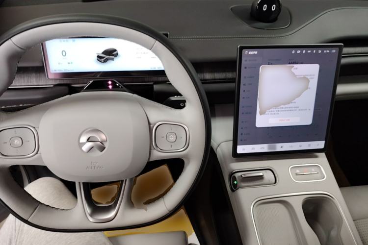 Used Nio ES6 2023 75 kWh Center Console