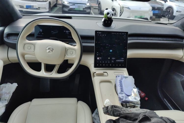 Used Nio ES6 2023 75 kWh Center Console