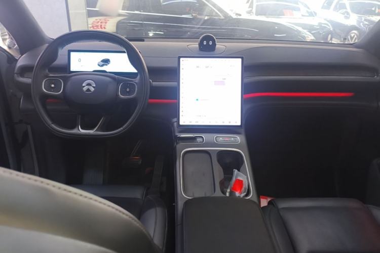 Used Nio ES6 2023 75 kWh Center Console