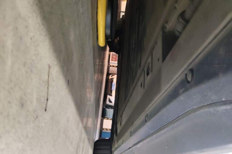 Used Nio ES6 2023 75 kWh Chassis Front Left