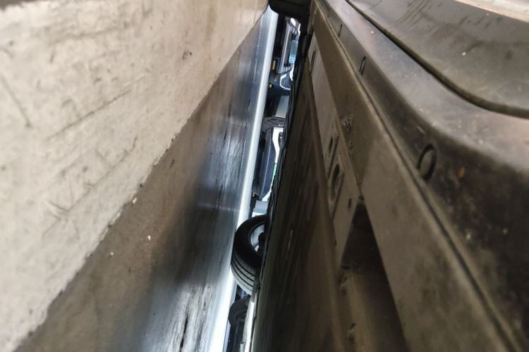 Used Nio ES6 2023 75 kWh Chassis Front Right
