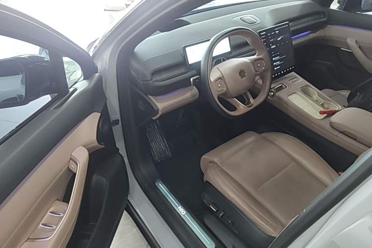 Used Nio ES6 2023 75 kWh Driver Seat