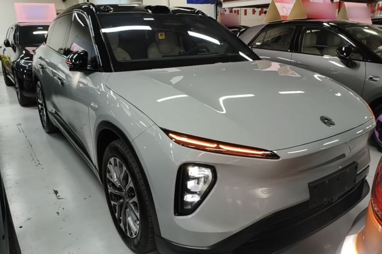 Used Nio ES6 2023 75 kWh Front Right 45 Deg