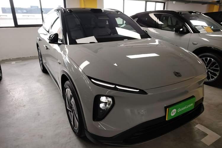 Used Nio ES6 2023 75 kWh Front Right 45 Deg