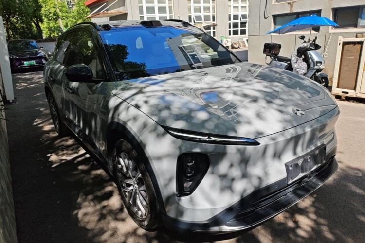 Used Nio ES6 2023 75 kWh Front Right 45 Deg