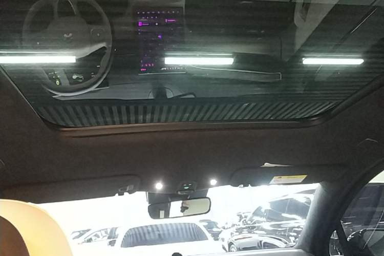 Used Nio ES6 2023 75 kWh Headliner