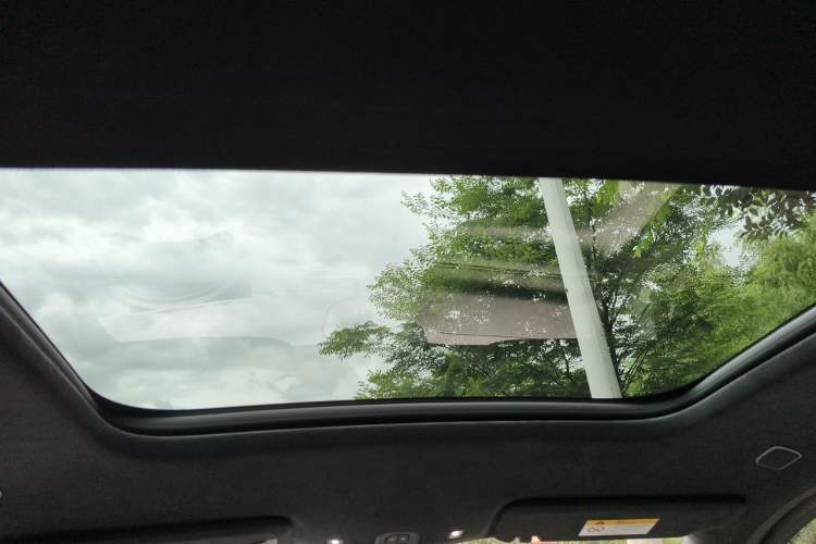 Used Nio ES6 2023 75 kWh Headliner