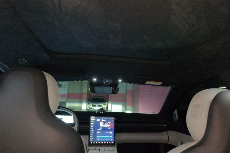 Used Nio ES6 2023 75 kWh Headliner