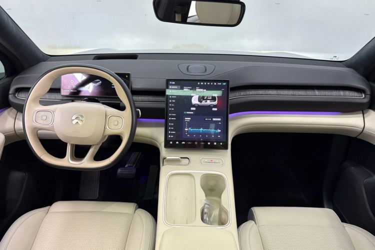 Used Nio ES6 2023 75 kWh Interior 2